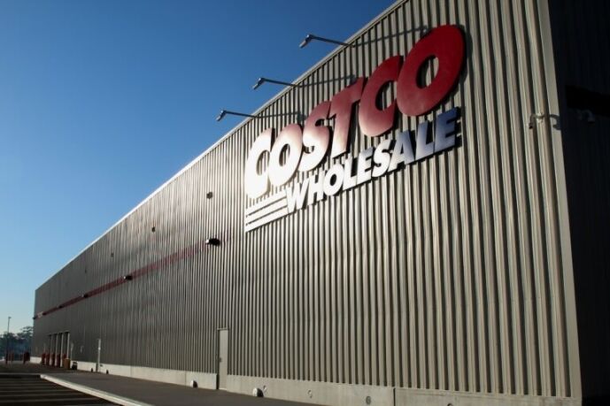 Die Fassade eines Costco-Marktes.